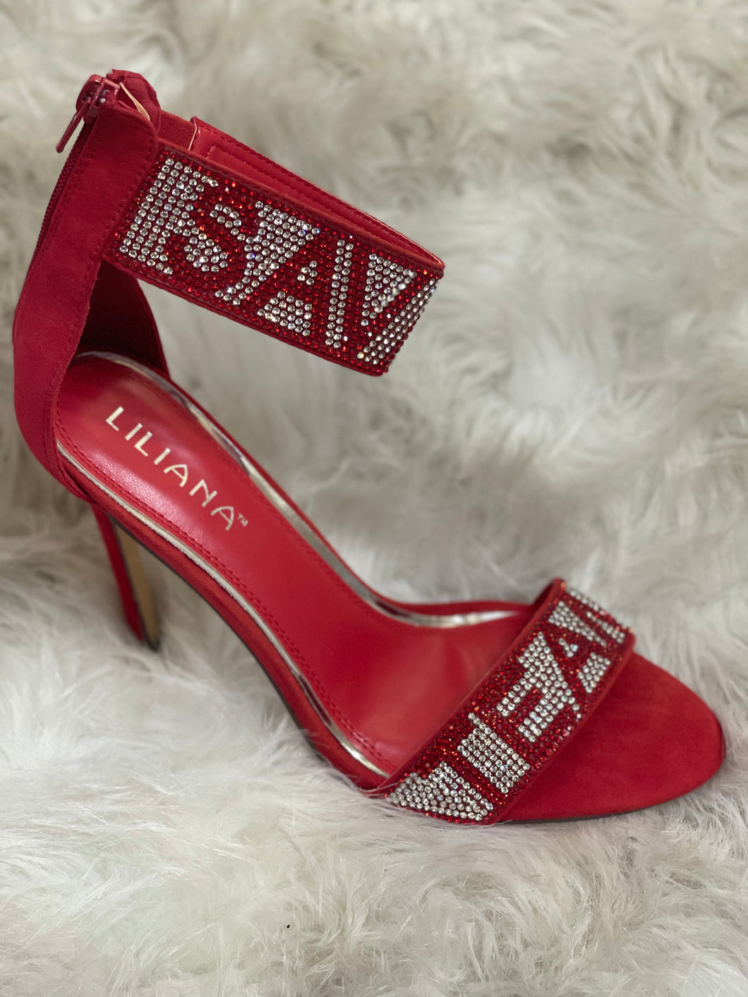 “Savage team” heels